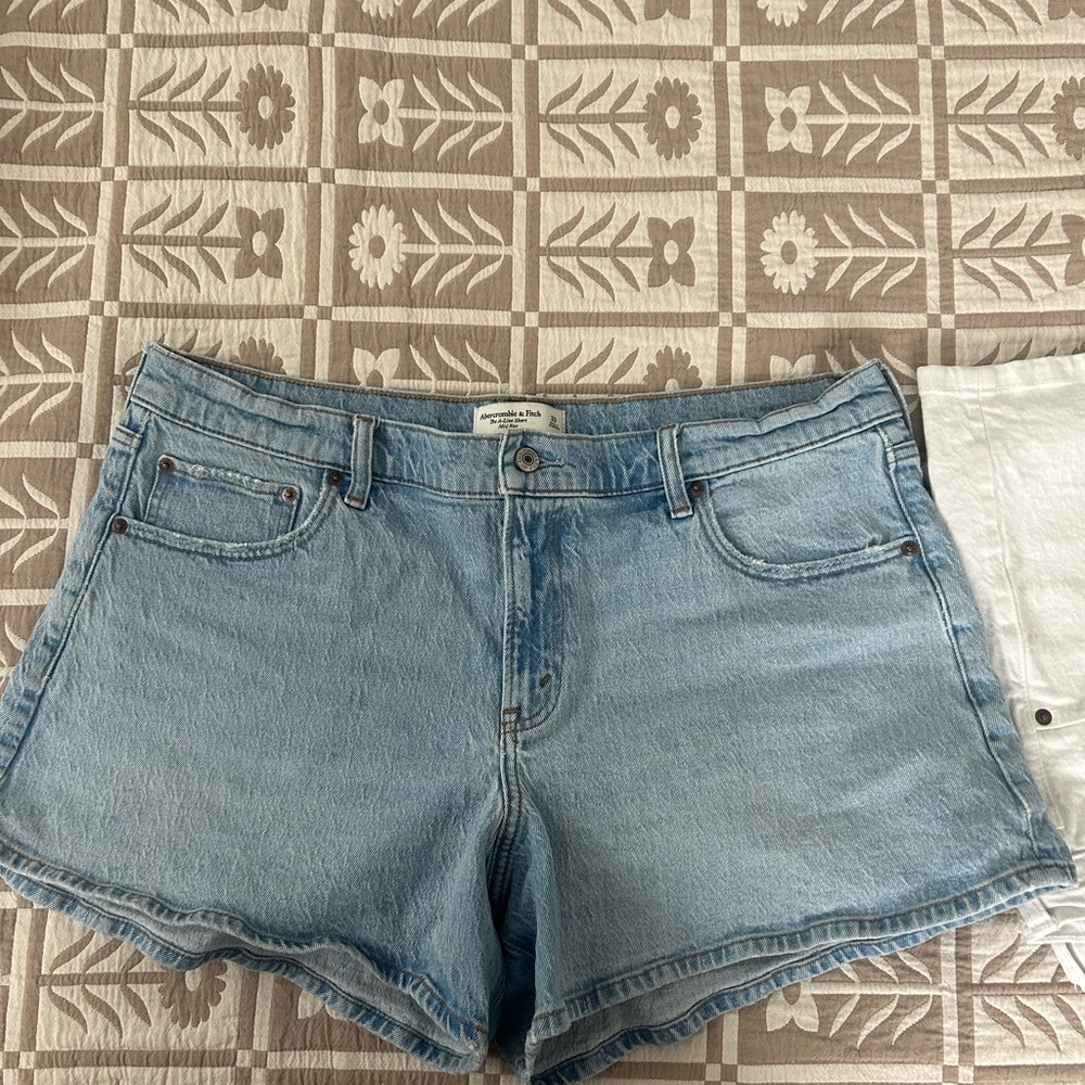 Abercrombie & Fitch Mid Rise A Line Shorts